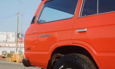 mud_flaps_on_old_SUV.jpeg