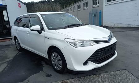 Toyota_Fielder_Hybrid.jpeg