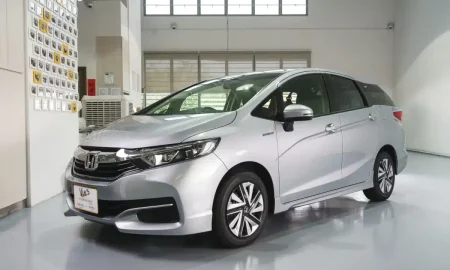 gray_honda_shuttle hybrid.jpeg