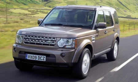 land_rover_discovery_on_test_drive.jpeg