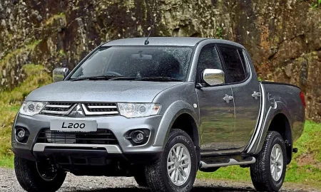 silver_mitsubishi_L200.webp
